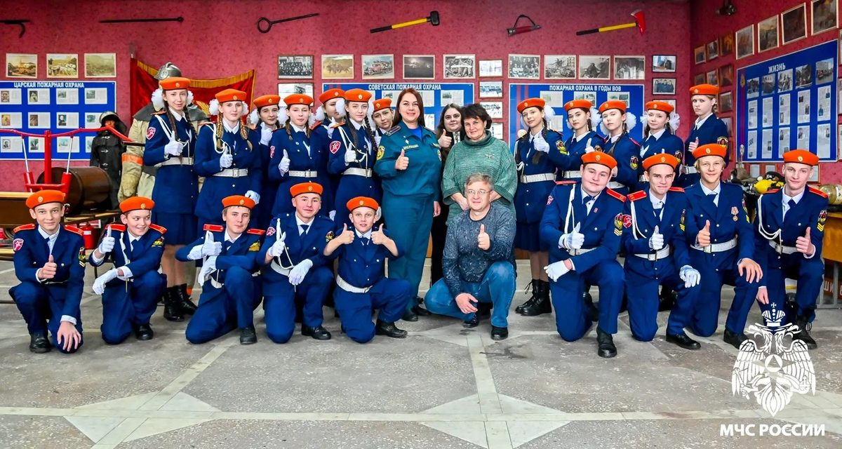 Кадеты школы № 99 эвакуировались из «горящего офиса» в VR-очках