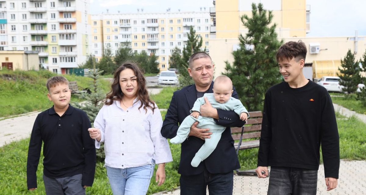 Новая выплата увеличила помощь многодетным семьям Кузбасса на ипотеку до миллиона рублей